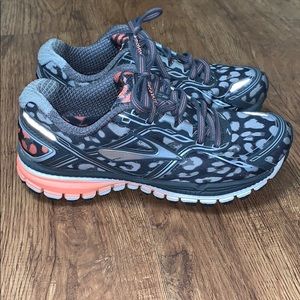 brooks animal print shoes